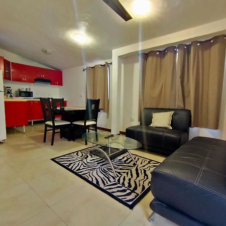 En El Centro De Cancun, Cerca Del Ado Apartamento Exterior foto